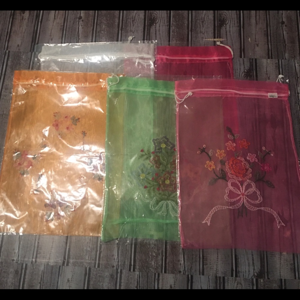 Set of 5 pcs. 12x8 Handwoven organza bag. Great for all occassions.